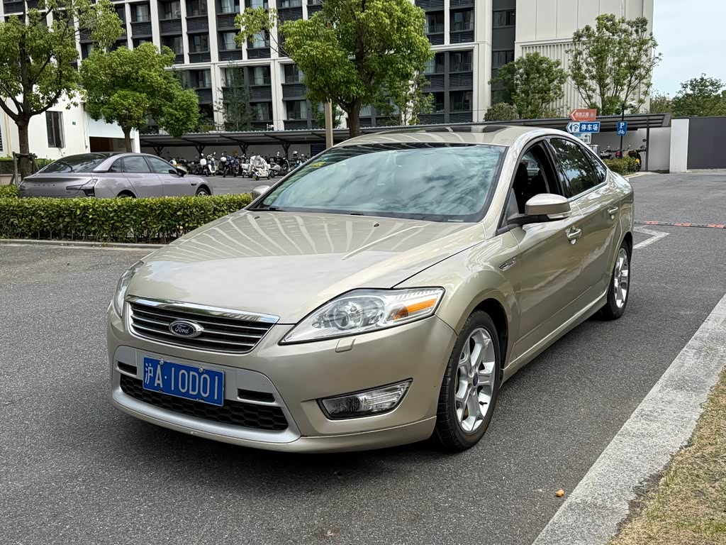 Ford Mondeo -
