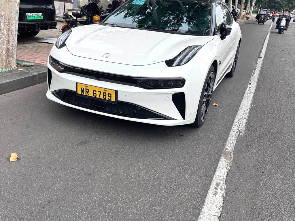 Zeekr 001