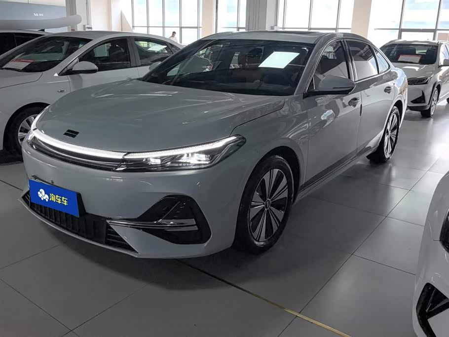 Geely Galaxy Galaxy A7 EM