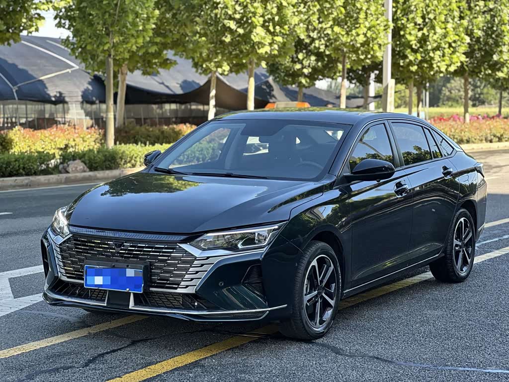Dongfeng Aeolus Yixuan Max