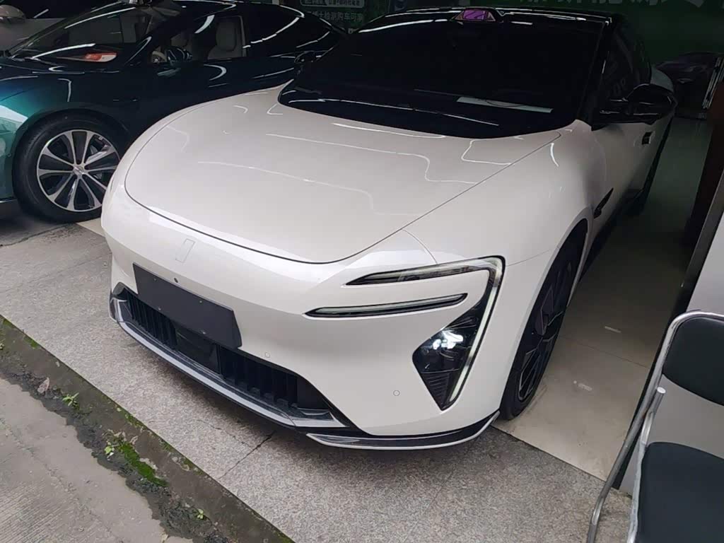 Avatr 06