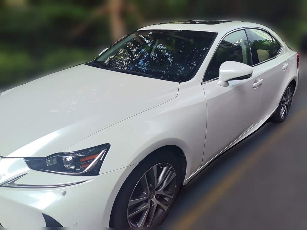 Lexus IS