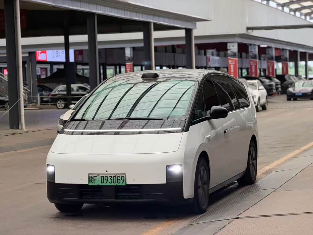 Li Auto MEGA