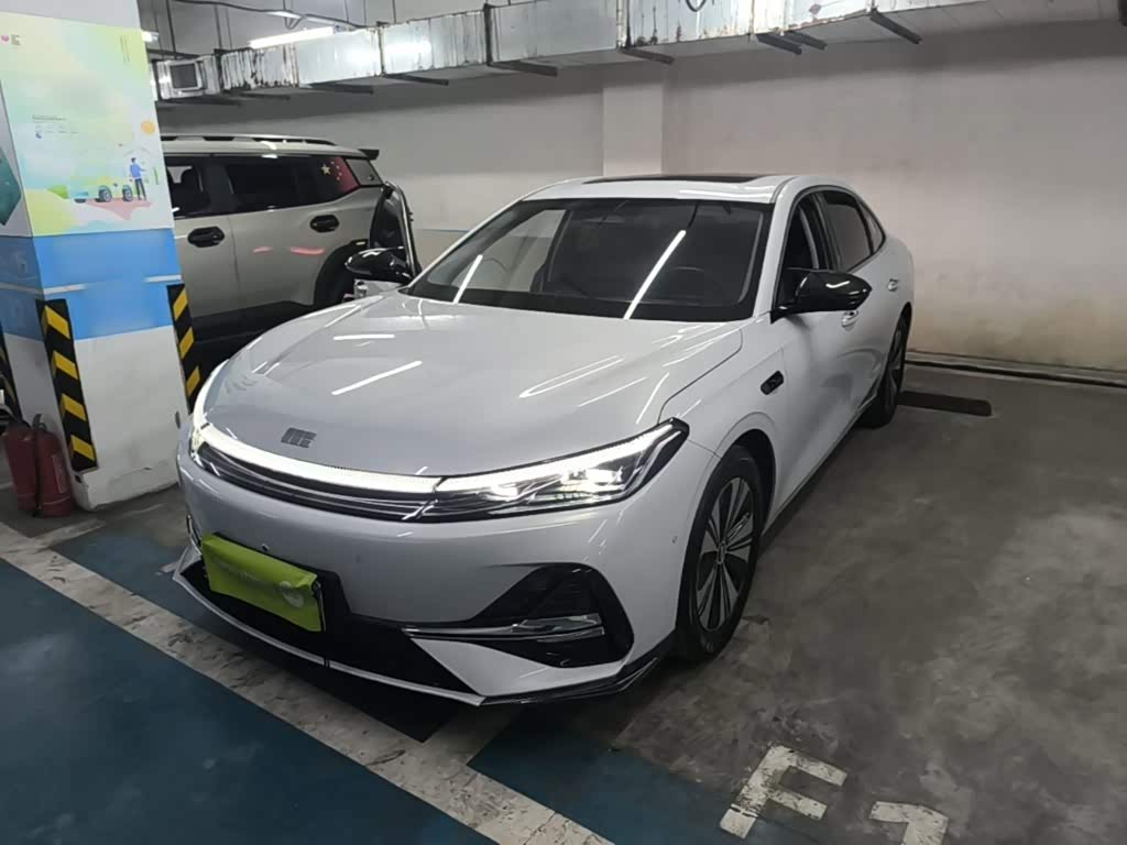 Geely Galaxy Galaxy A7 EM