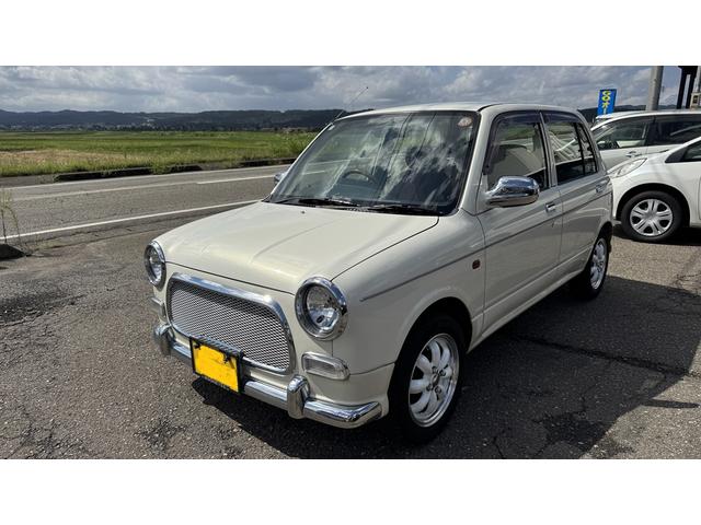 Daihatsu Mira Gino