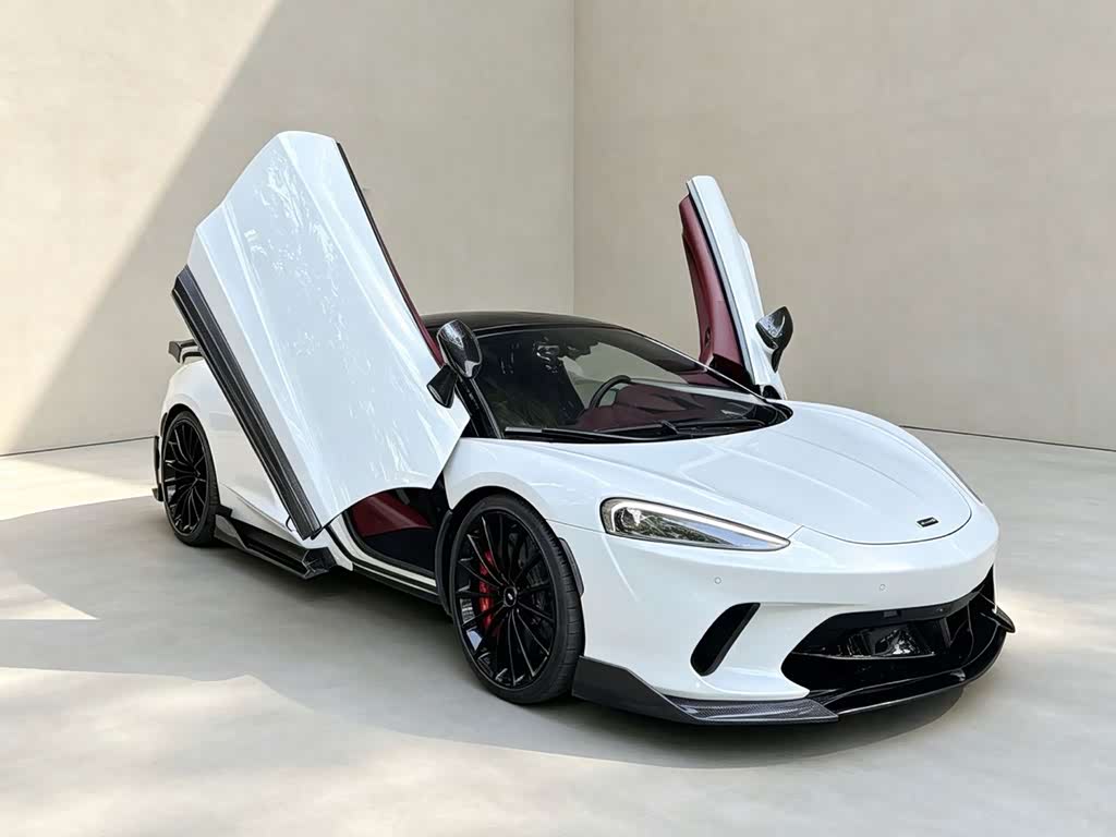 McLaren GT