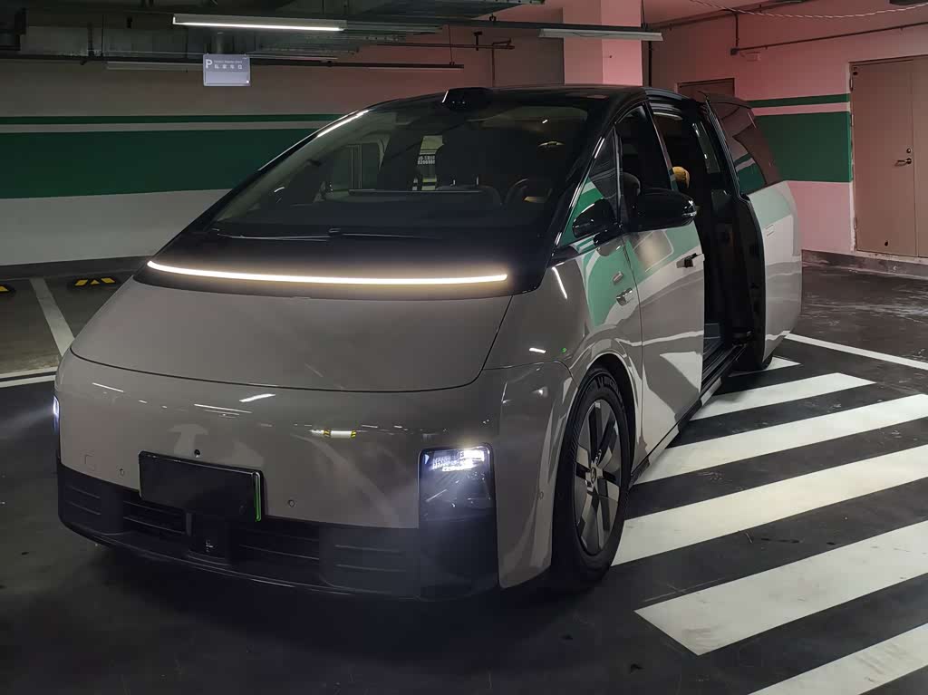 Li Auto MEGA