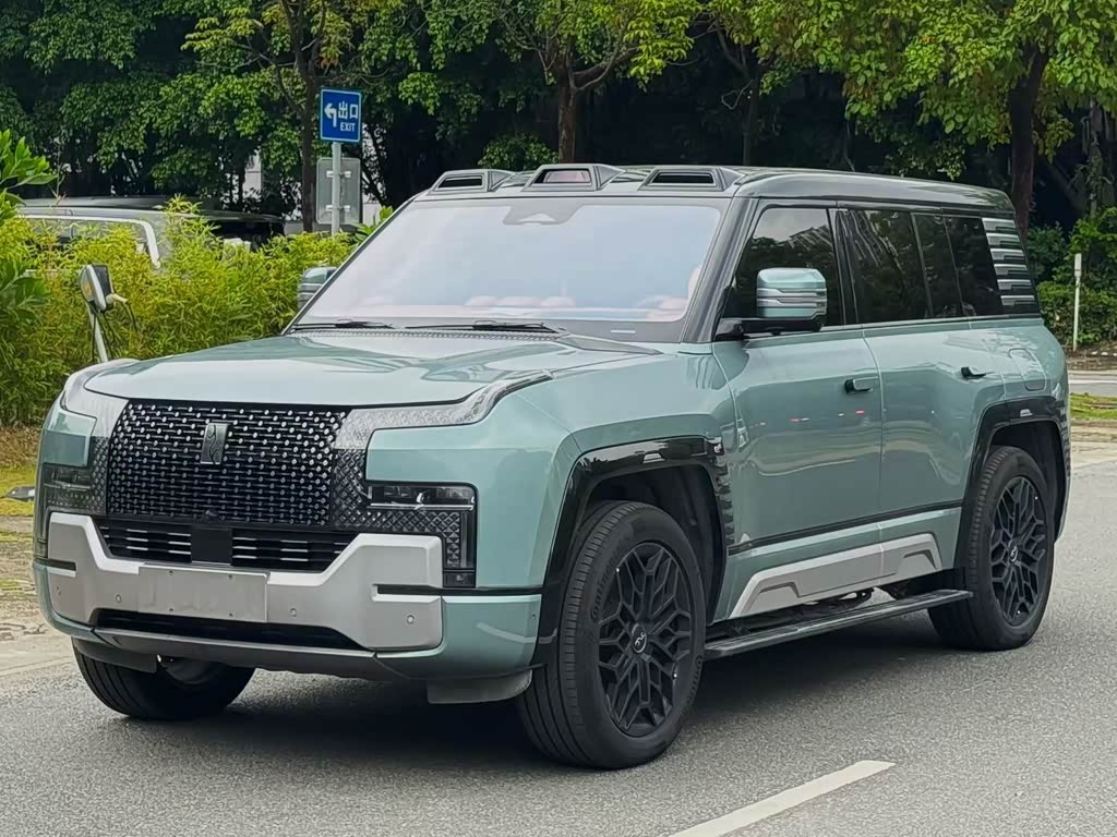 Yangwang U8