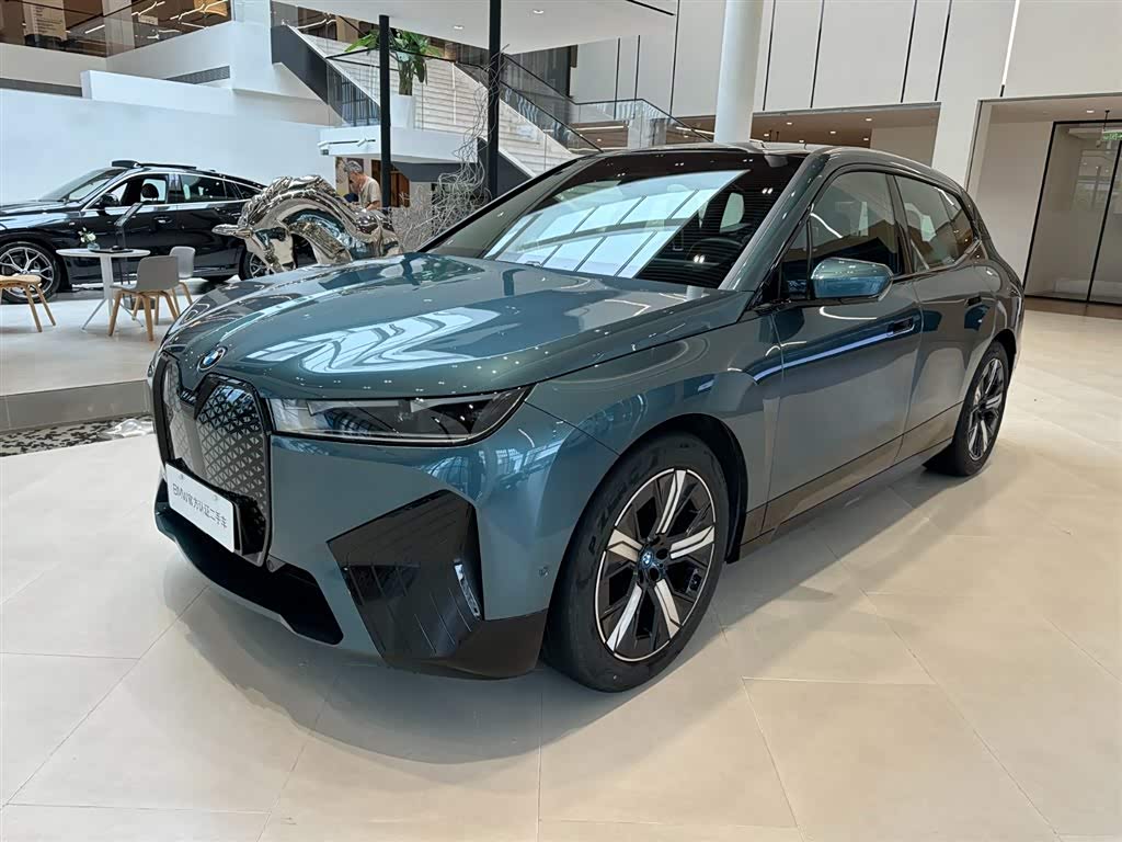 BMW iX