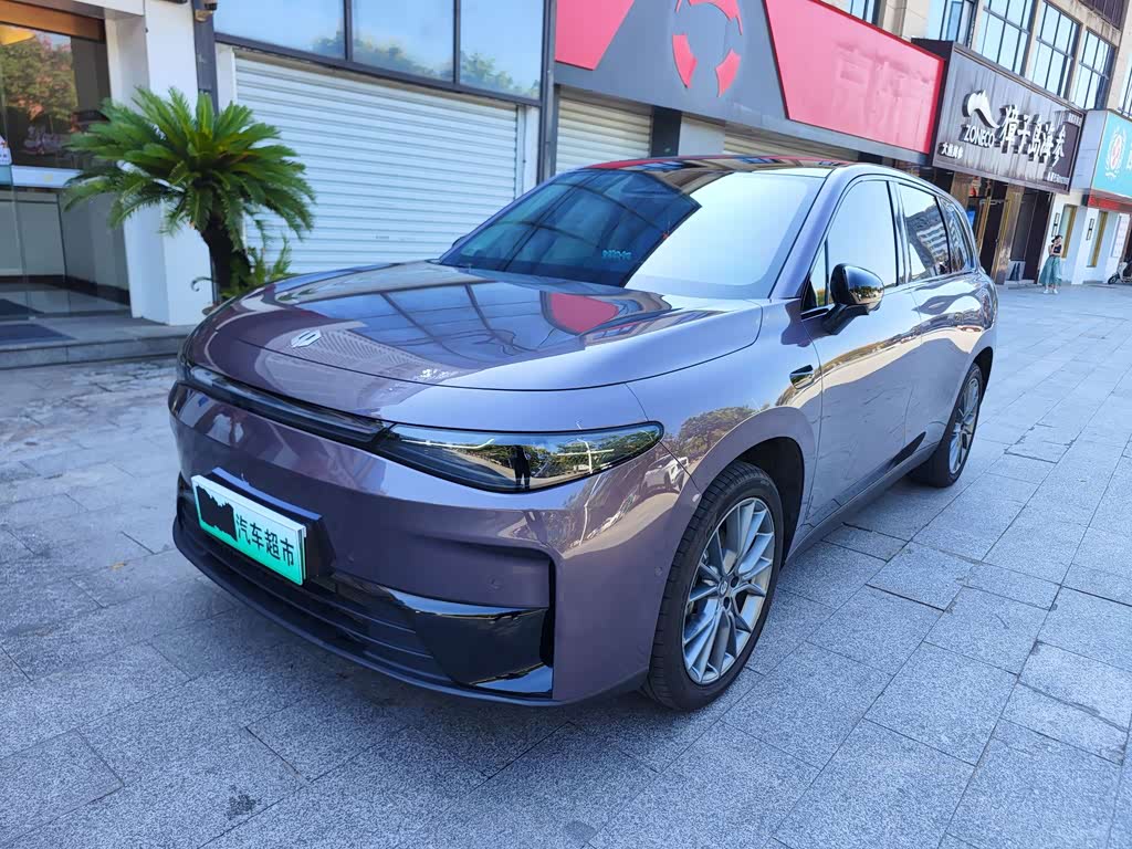 Leapmotor C10