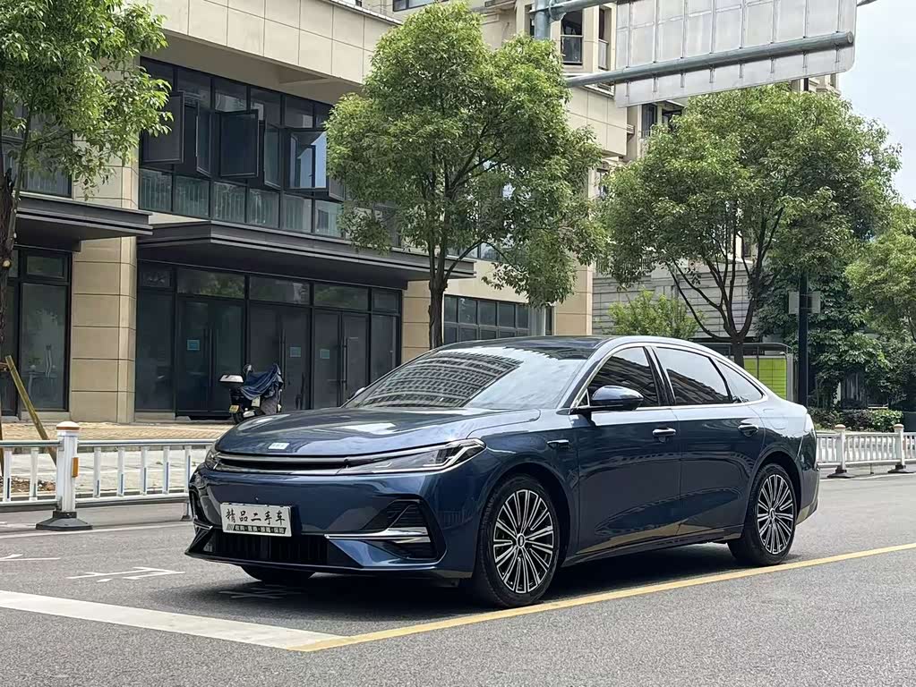 Geely Galaxy Galaxy A7 EM