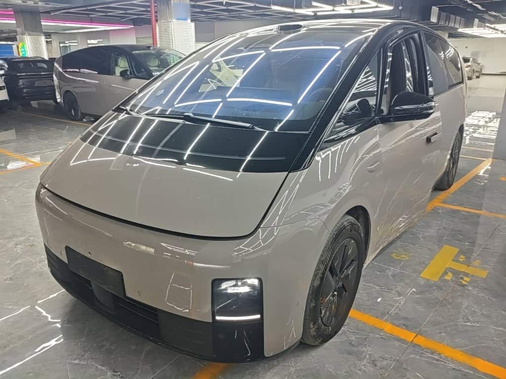 Li Auto MEGA