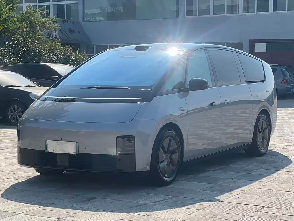Li Auto MEGA