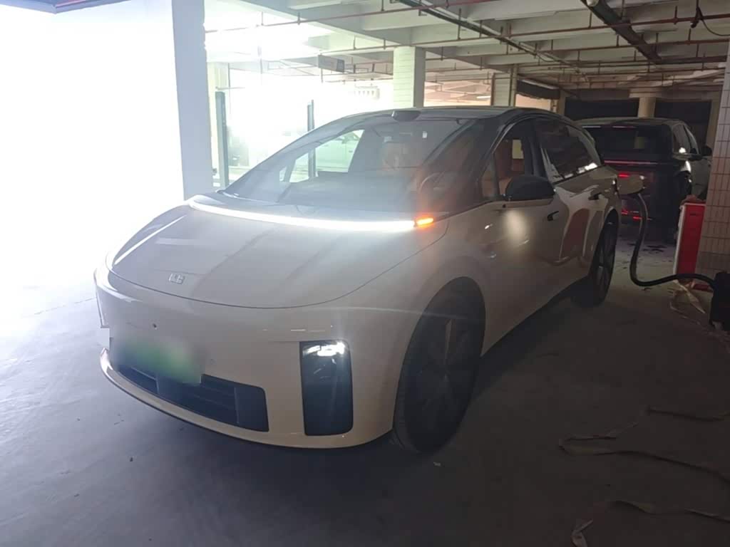 Li Auto i6