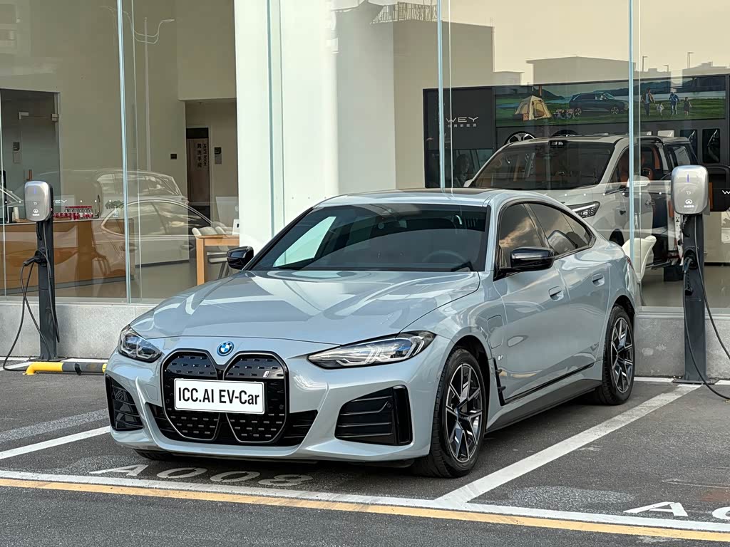 BMW i4