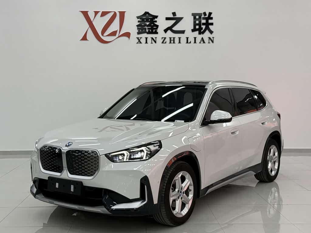 BMW iX1