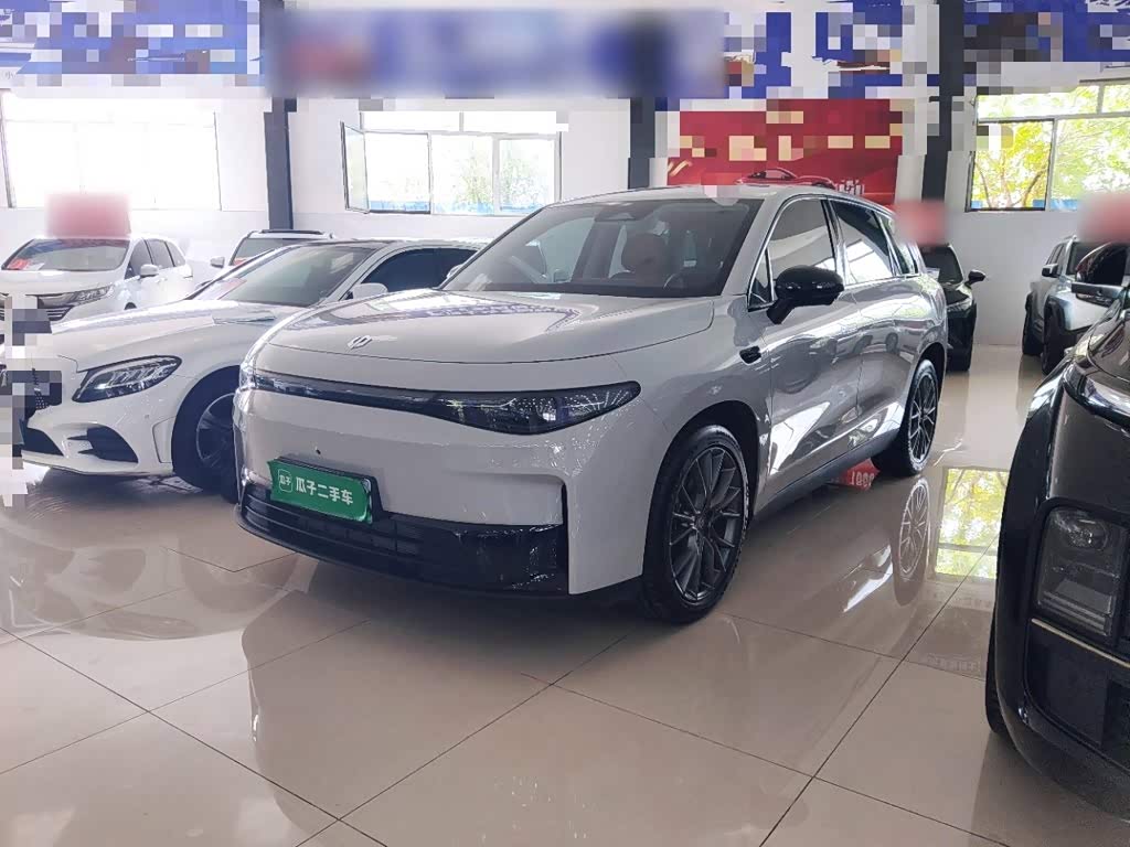 Leapmotor C10