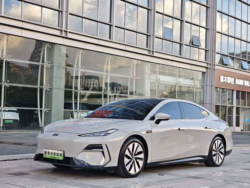 Geely Galaxy Galaxy E8
