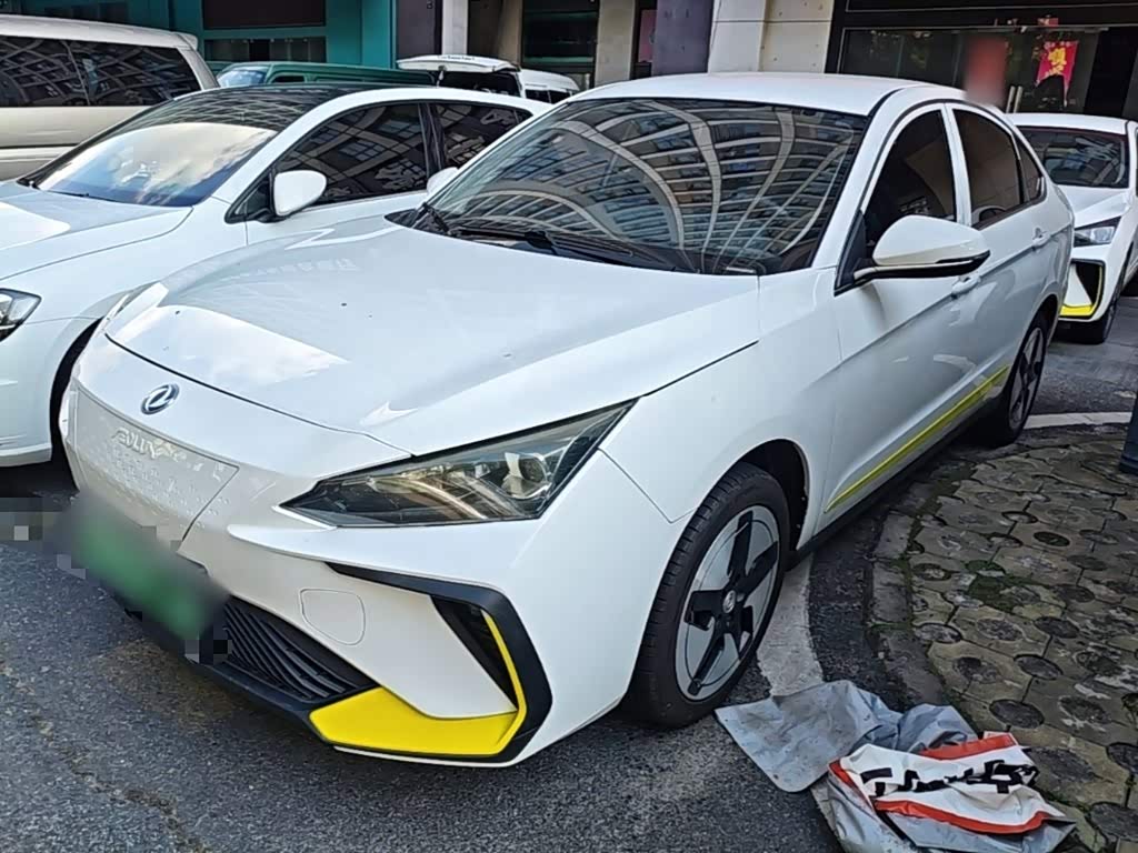 Dongfeng E70