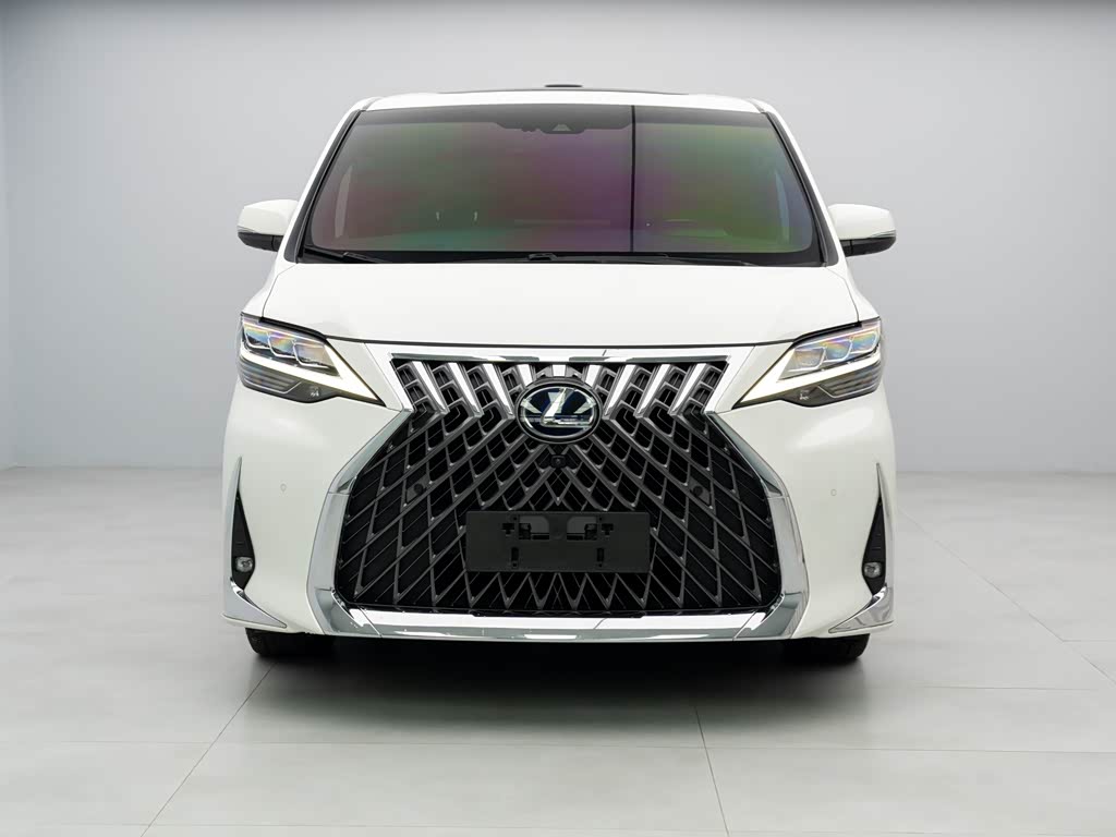 Lexus LM