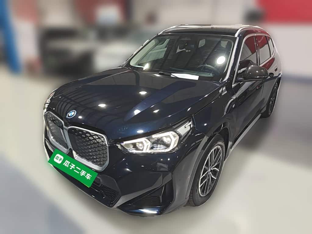 BMW iX1