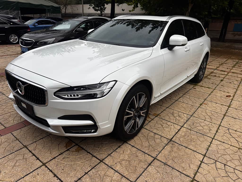 Volvo V90