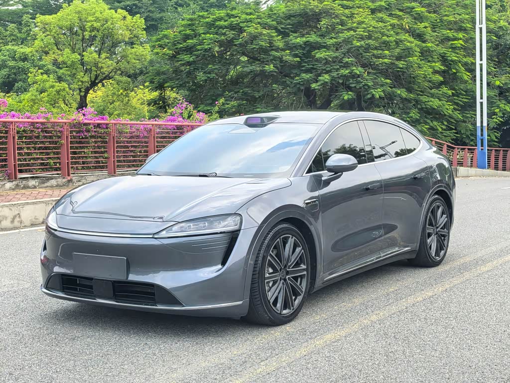Luxeed R7