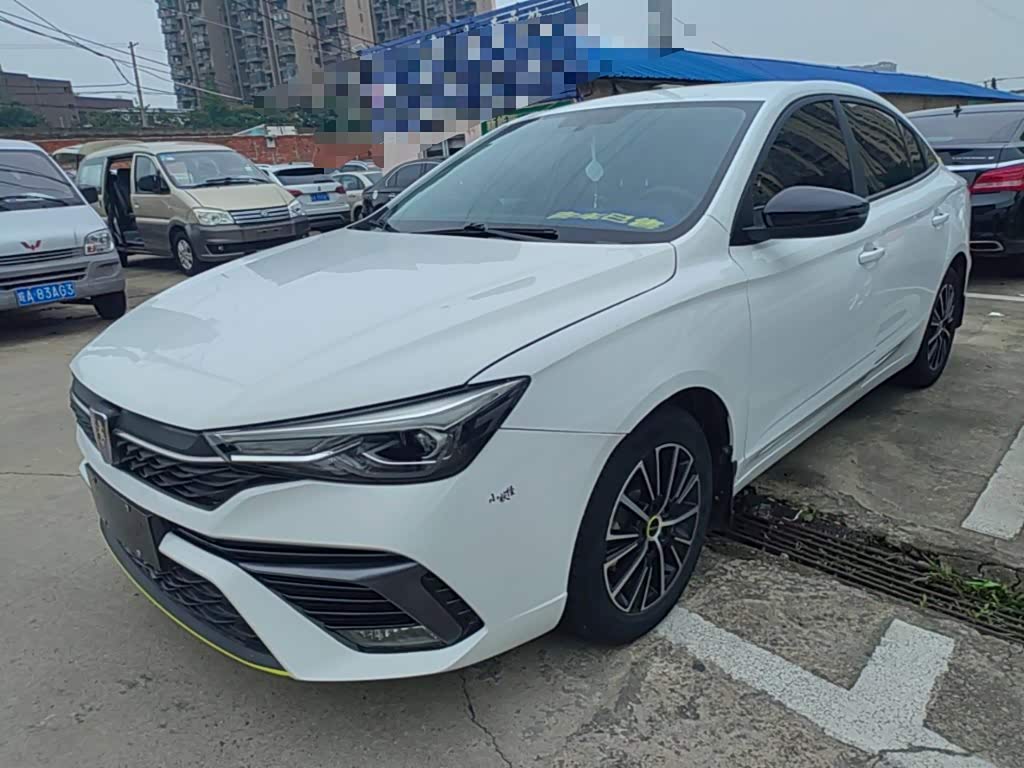 Roewe i5