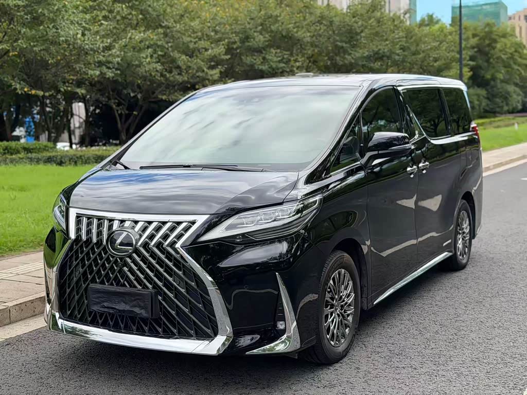 Lexus LM
