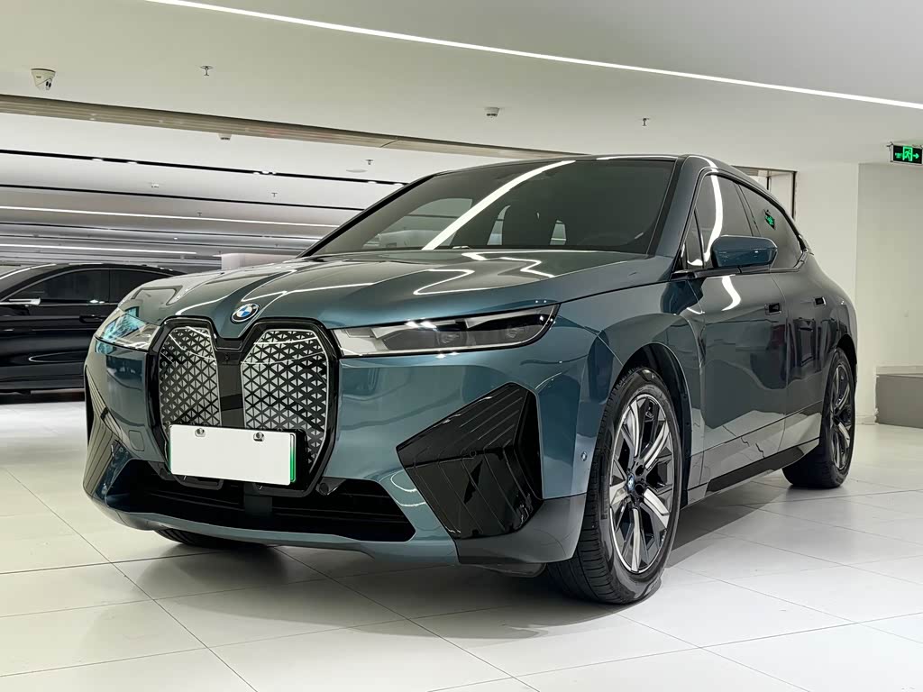 BMW iX