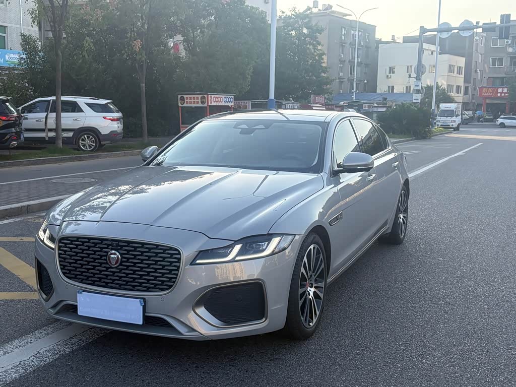Jaguar XFL