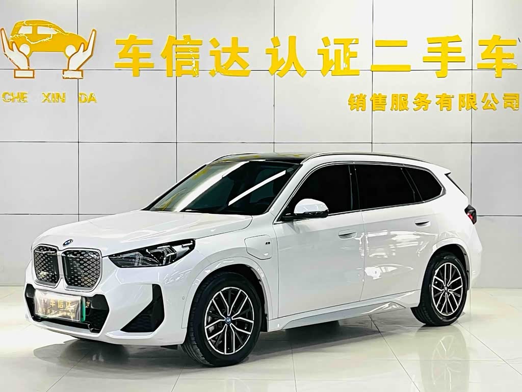BMW iX1
