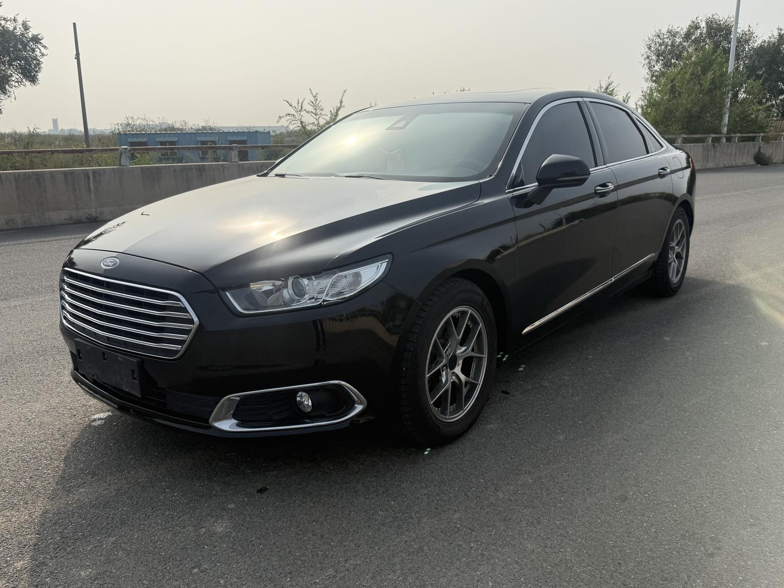 Ford Taurus
