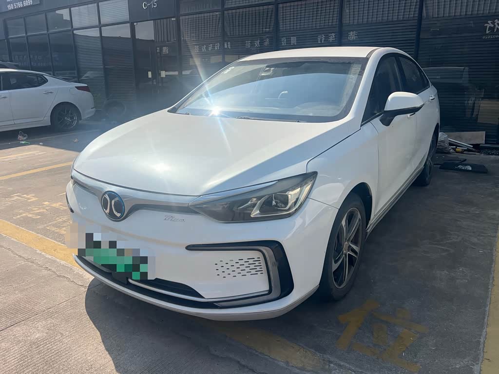 BAIC EU5