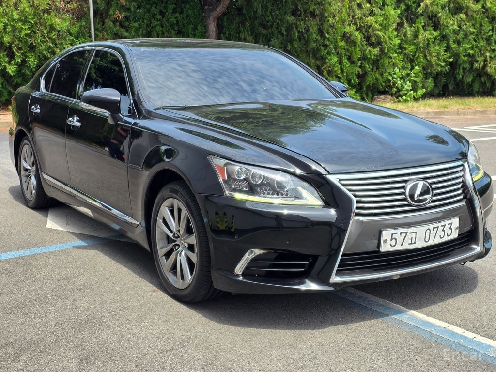 Lexus LS