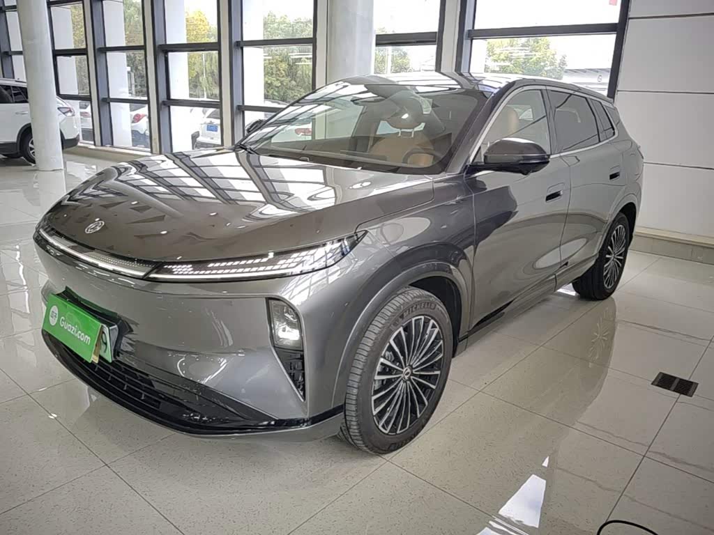 Dongfeng L8