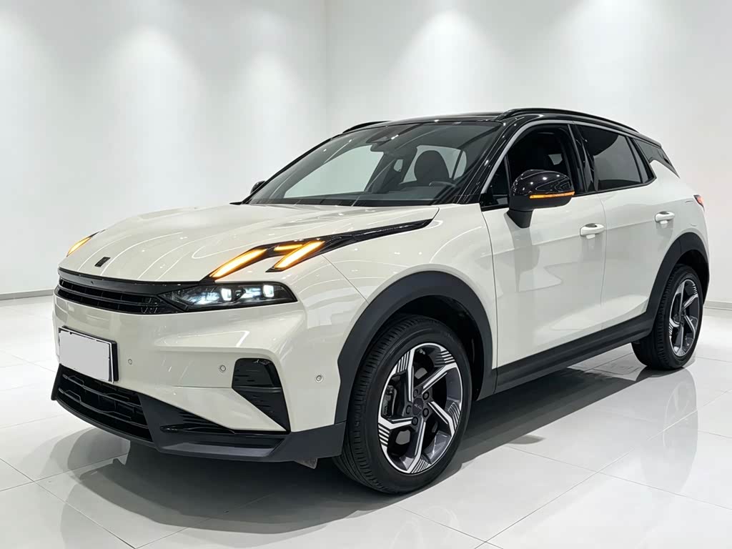 Lynk & Co 06