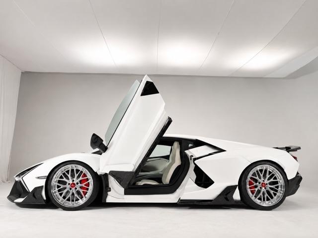 Lamborghini Revuelto