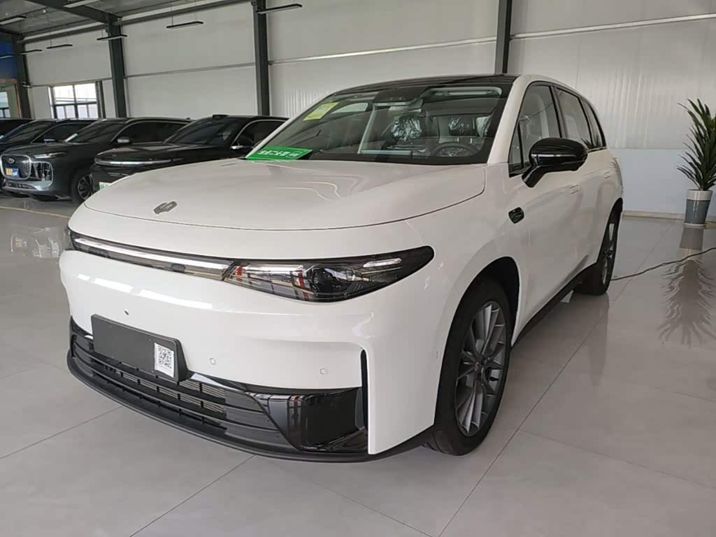 Leapmotor C10