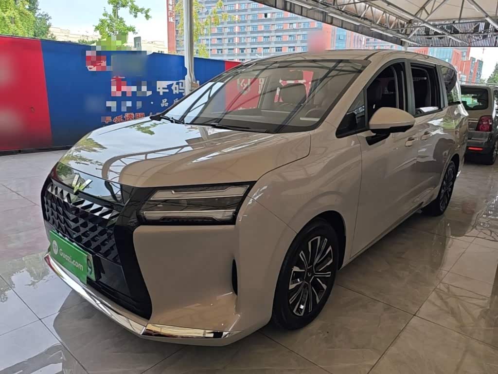 Wuling 730