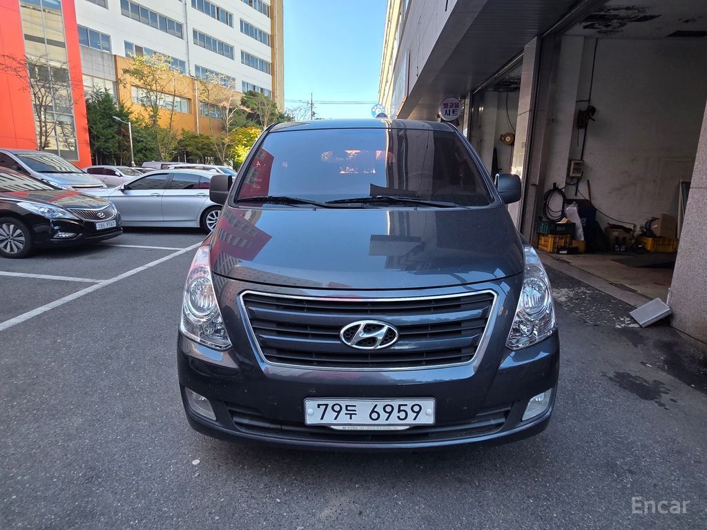 Hyundai Starex