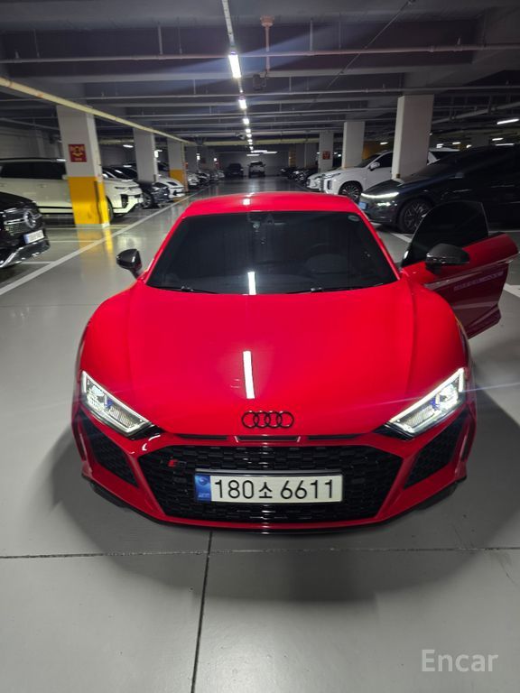 Audi R8