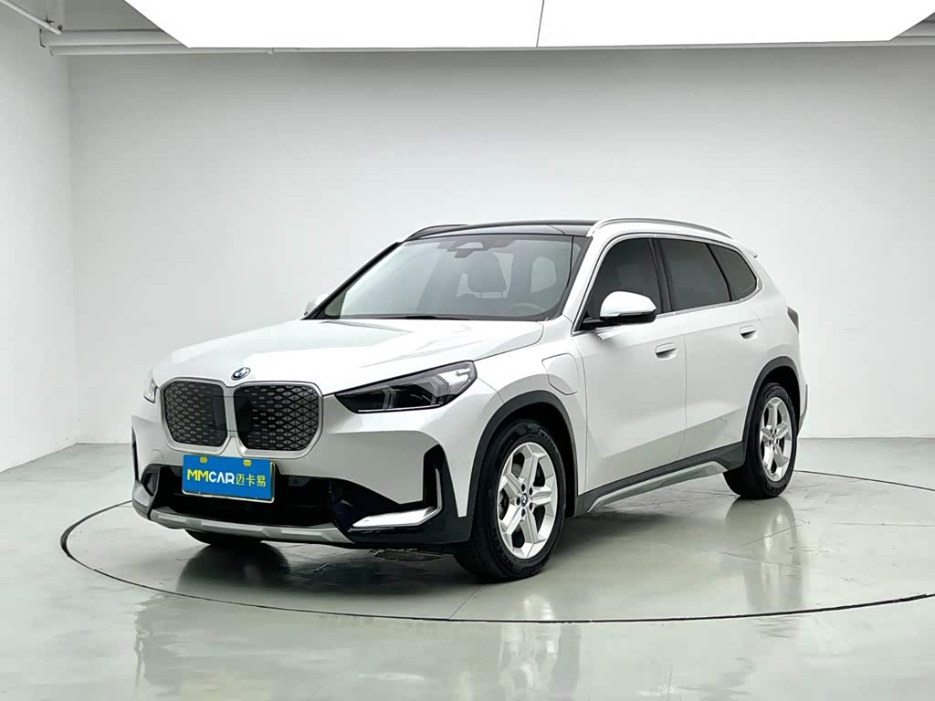 BMW iX1