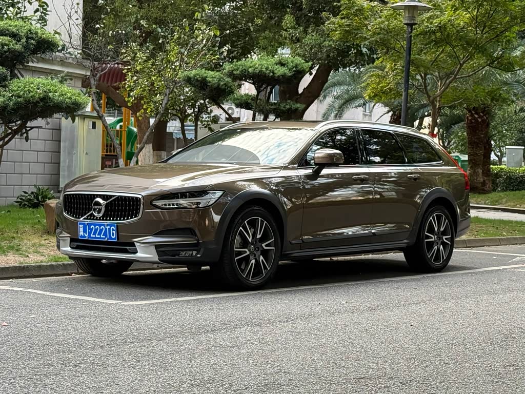 Volvo V90