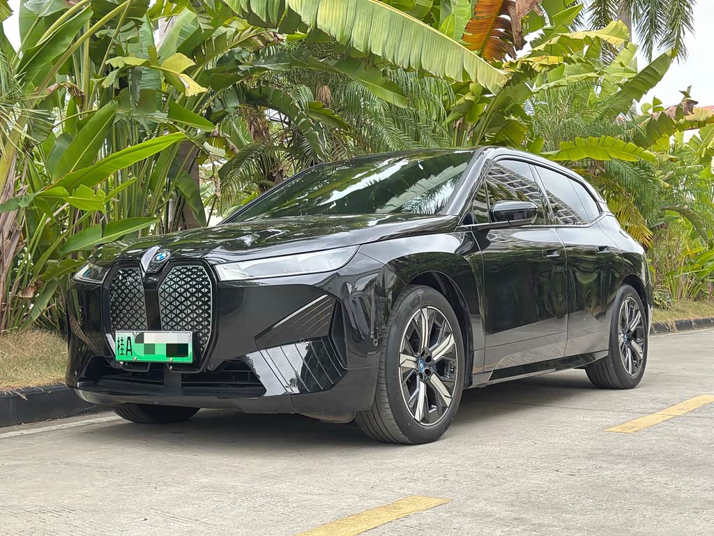 BMW iX