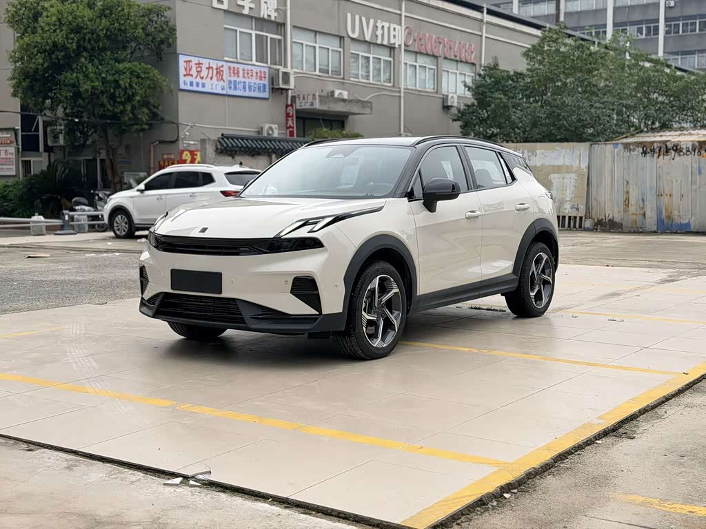 Lynk & Co 06