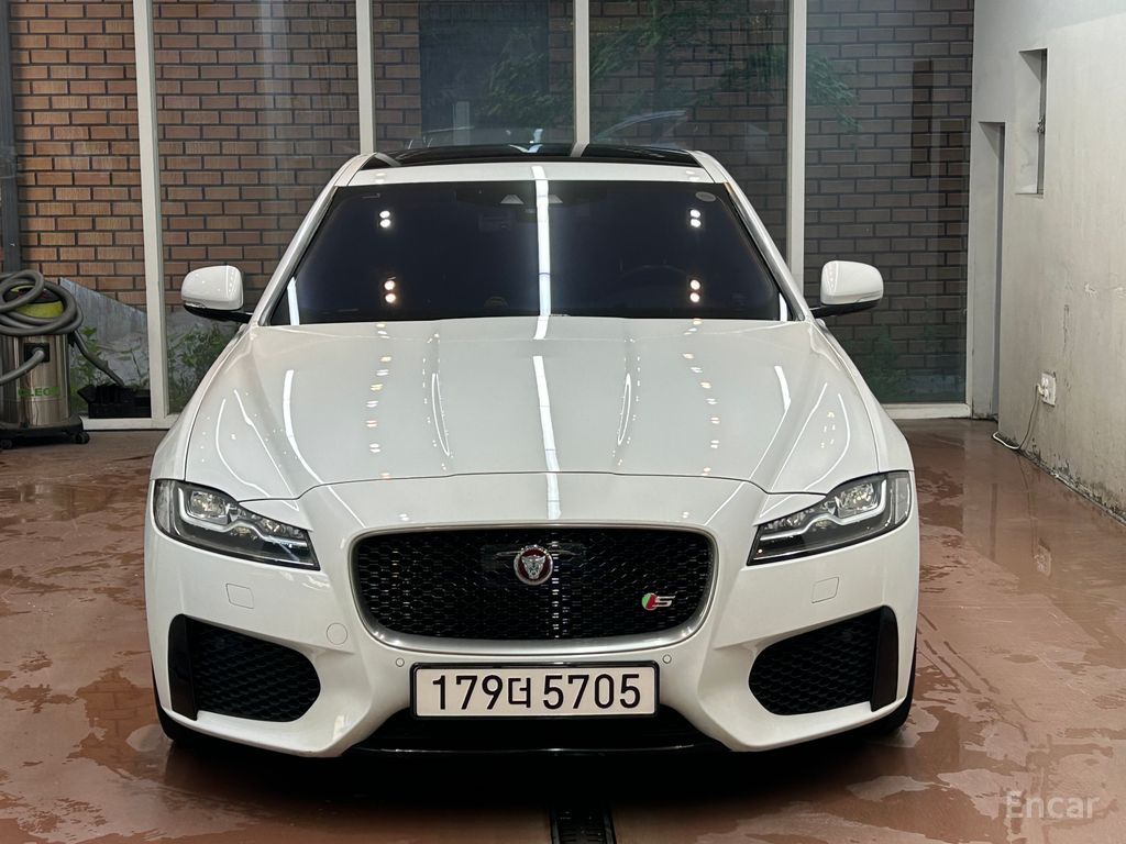 Jaguar XF