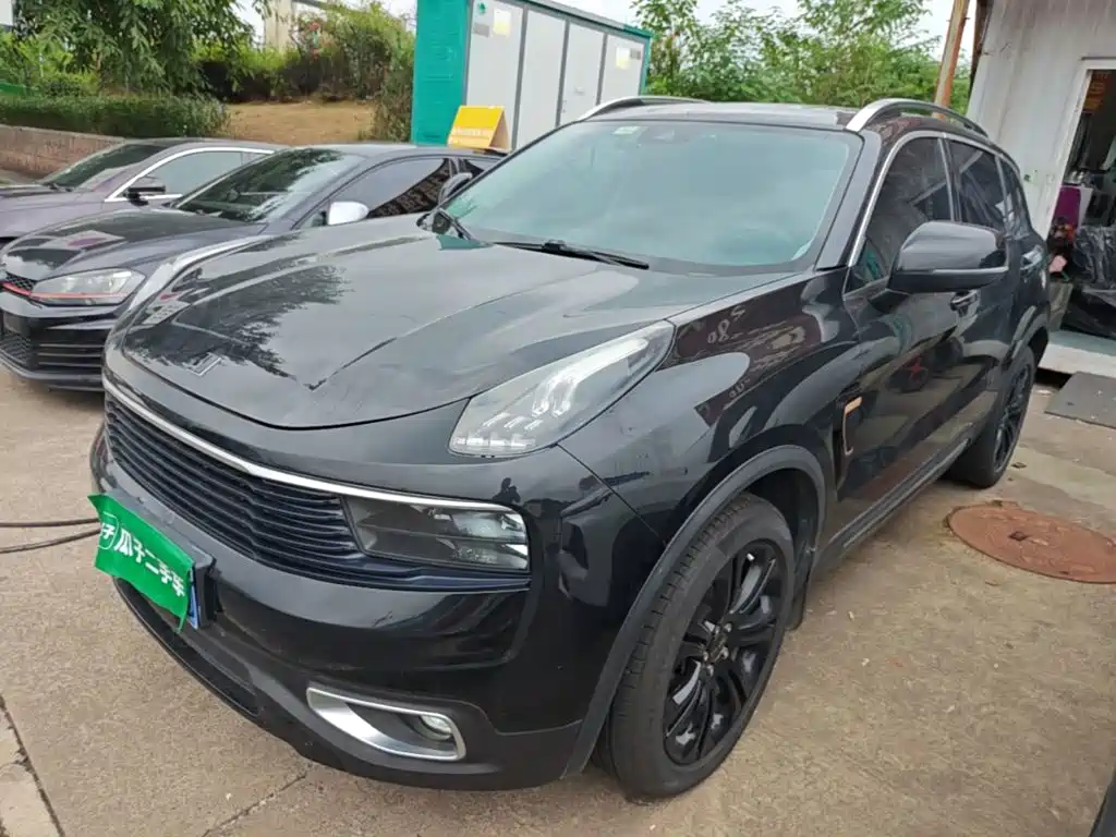 Lynk & Co 01