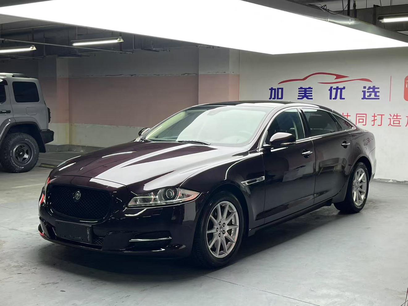 Jaguar XJ