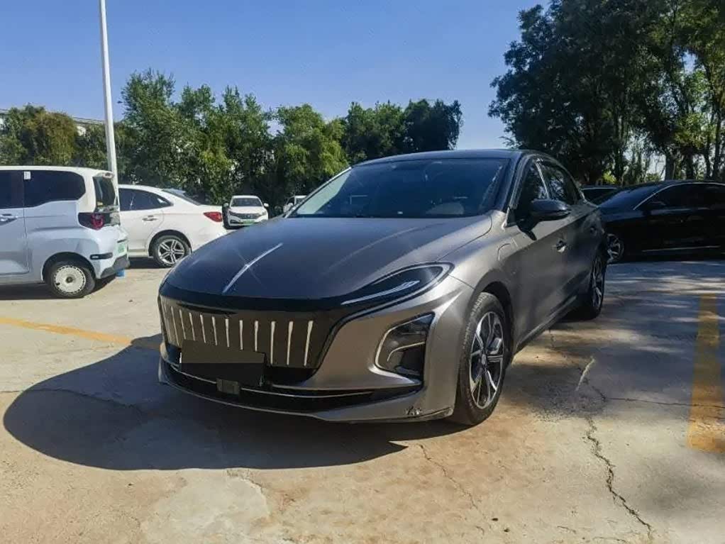 Hongqi E-QM5